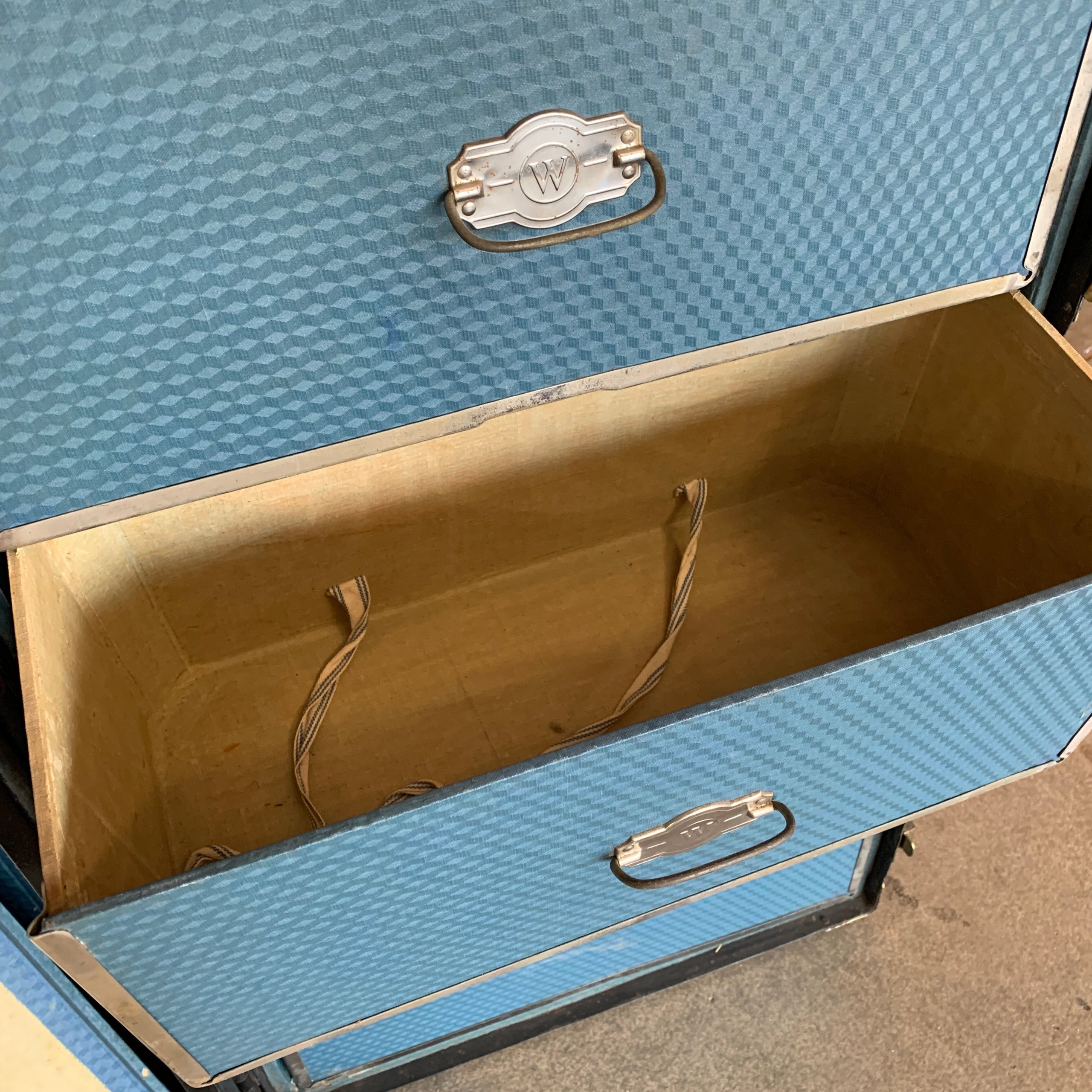 Steamer Trunk The Wheary Wardrobe for Sale in Seattle, WA - OfferUp